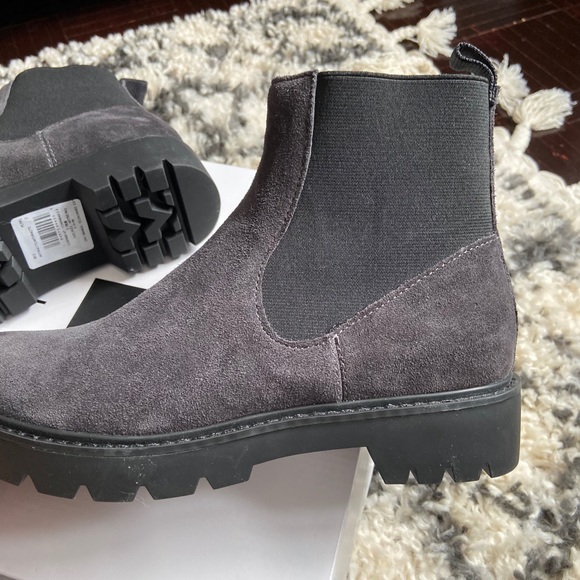 Suede boots - Picture 3 of 5